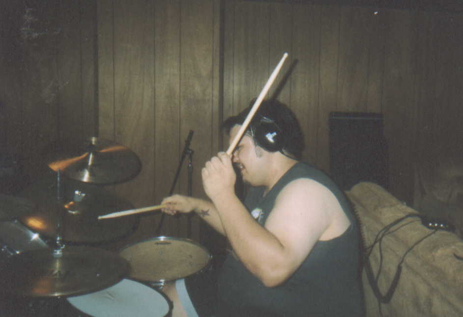 geoffdrumming.jpg